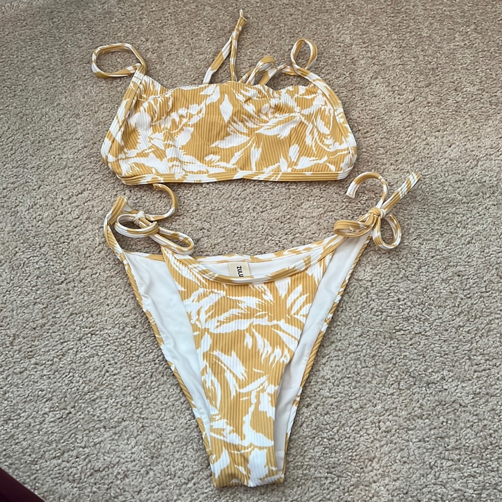 Zulu & zephyr size small bikini